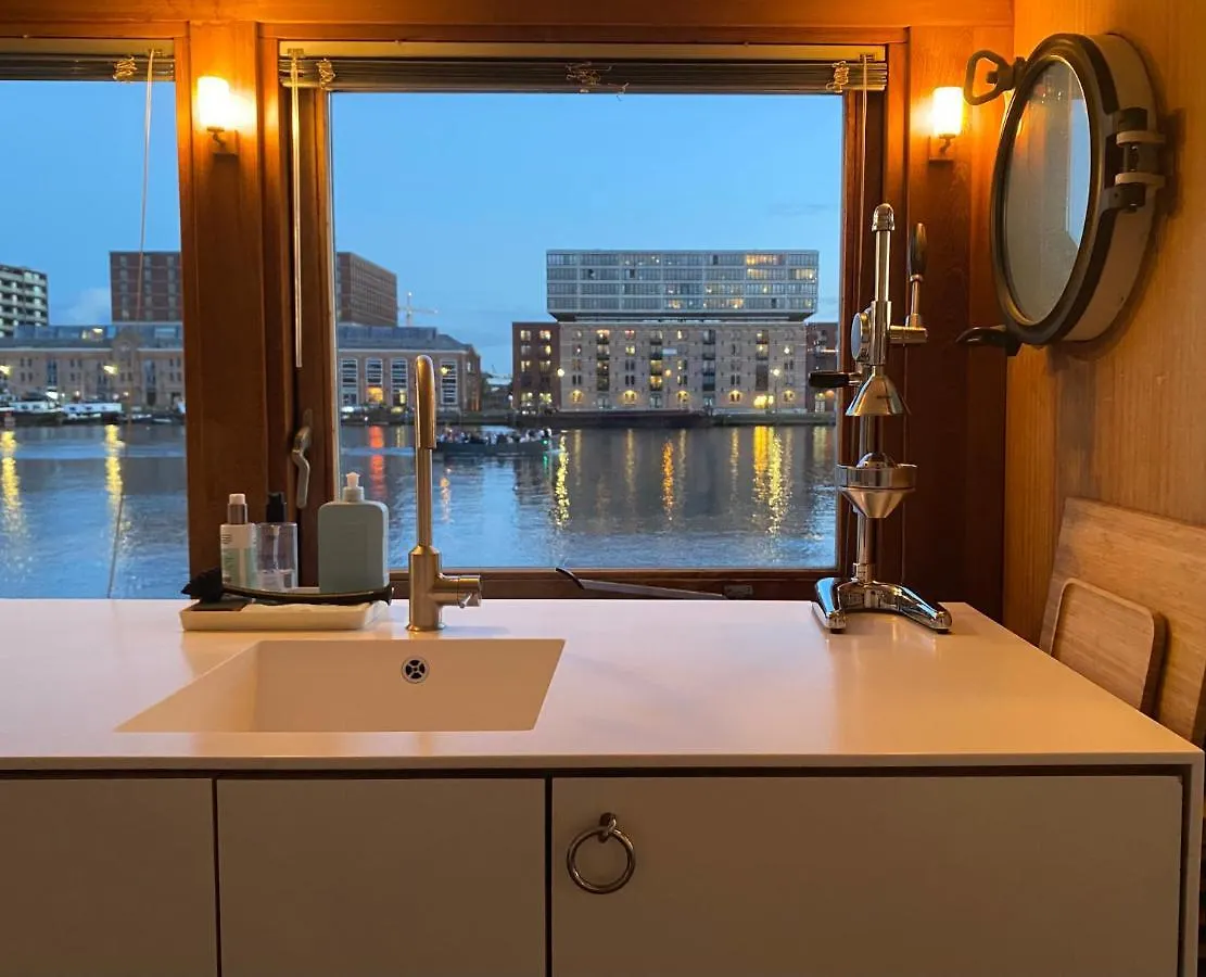ホテル Stunning Boat With A View アムステルダム 船上ホテル